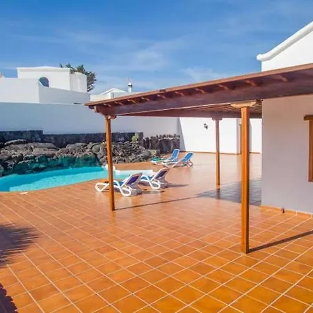 Apartment Sleeps 6 Pool Wifi *