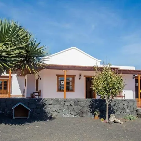 Apartment Sleeps 6 Pool Wifi El Islote