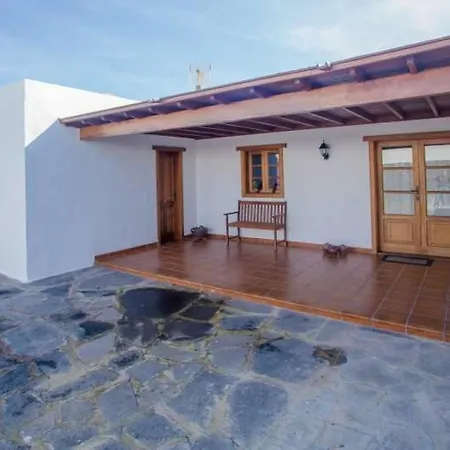 Sleeps 6 Pool Wifi El Islote