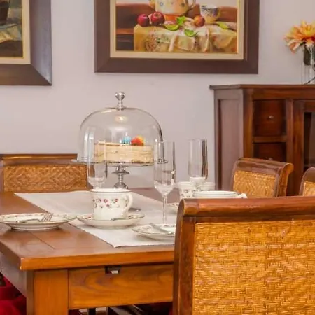 Sleeps 6 Pool Wifi Apartment El Islote
