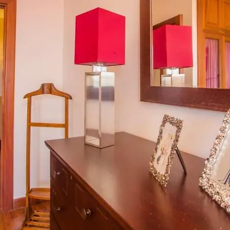 Sleeps 6 Pool Wifi Apartment *