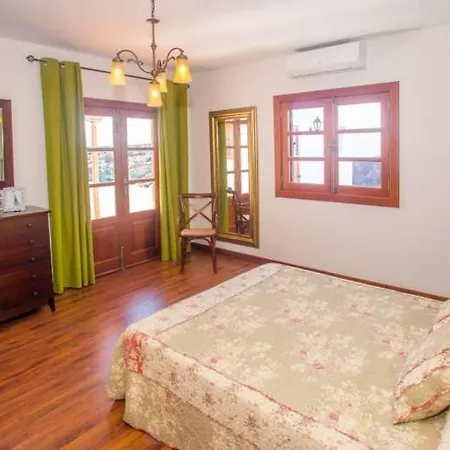 Sleeps 6 Pool Wifi El Islote
