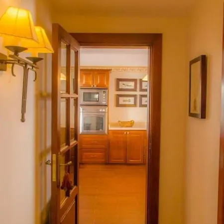 Apartment Sleeps 6 Pool Wifi *