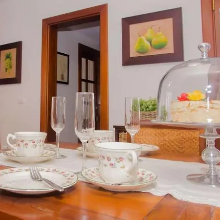 Sleeps 6 Pool Wifi Apartment *