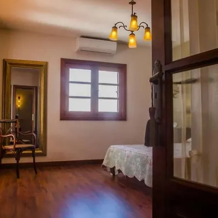 Sleeps 6 Pool Wifi Apartment *