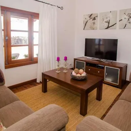Sleeps 6 Pool Wifi Apartment El Islote