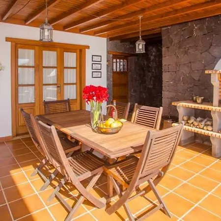 Sleeps 6 Pool Wifi Apartment El Islote