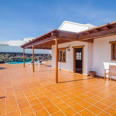 Apartment Sleeps 6 Pool Wifi *