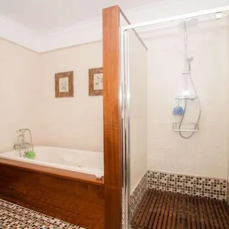 Sleeps 6 Pool Wifi