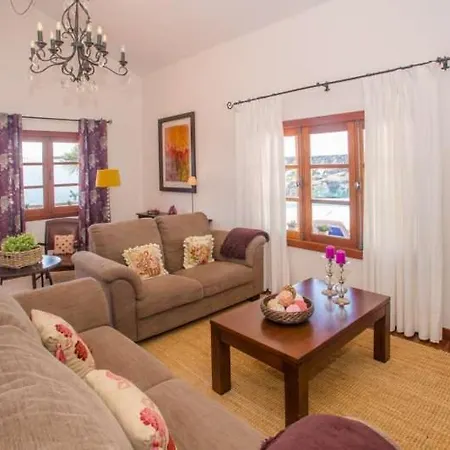Sleeps 6 Pool Wifi El Islote