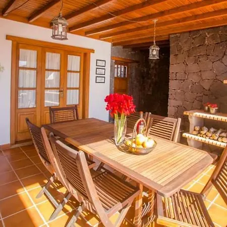 Sleeps 6 Pool Wifi * El Islote