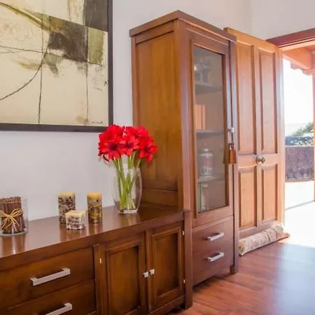 Sleeps 6 Pool Wifi Apartament *