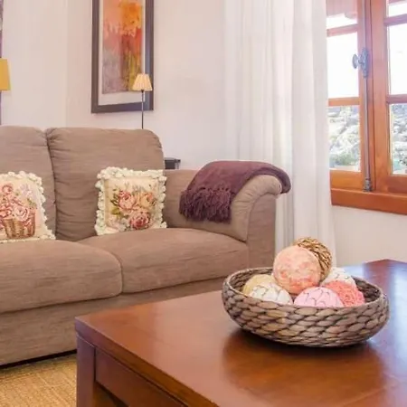 Sleeps 6 Pool Wifi Apartament