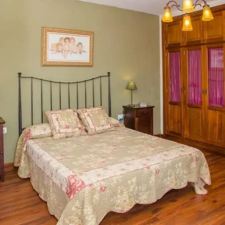 Sleeps 6 Pool Wifi Apartament