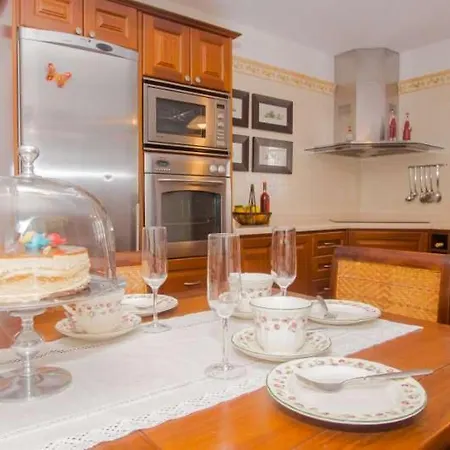 Apartament Sleeps 6 Pool Wifi *