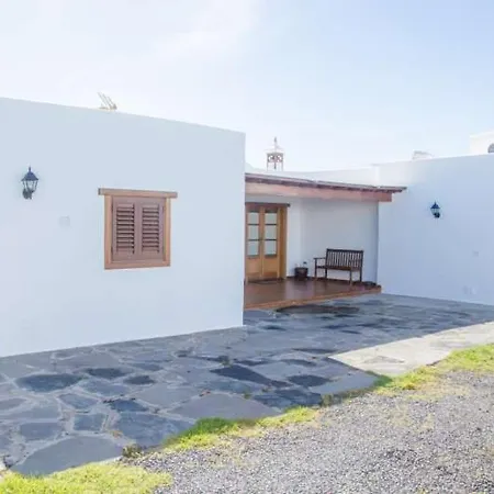 Sleeps 6 Pool Wifi Apartament